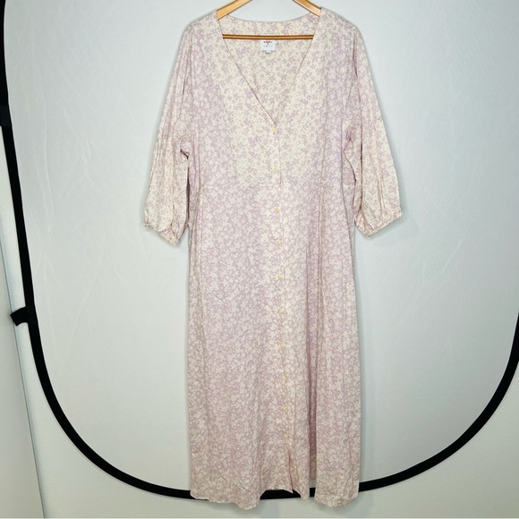 Elegant Cream Midi Dress - Picture 5 of 11